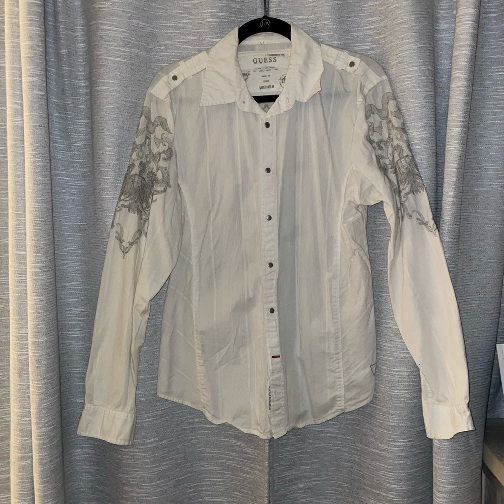 Guess Men’s White and gray button down shirt. Size Medium